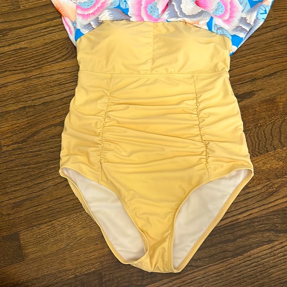 MATERNITY Swim Suit - Picture 3 of 3